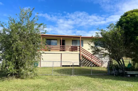 Property photo of 39 Wadeleigh Street Bororen QLD 4678
