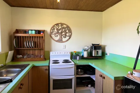 Property photo of 39 Wadeleigh Street Bororen QLD 4678