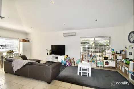 Property photo of 14 Lorikeet Parade Dakabin QLD 4503