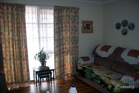 Property photo of 2 Helen Court Narre Warren VIC 3805