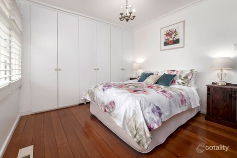 Property photo of 1 Lyndhurst Crescent Box Hill North VIC 3129