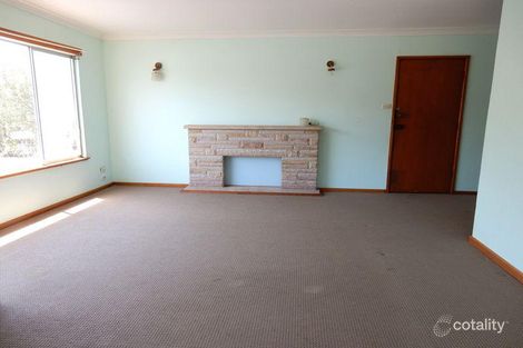 Property photo of 10 Yeramba Road Summerland Point NSW 2259