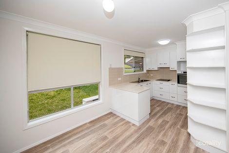 4/1 Birch Rd, Wyoming, NSW 2250