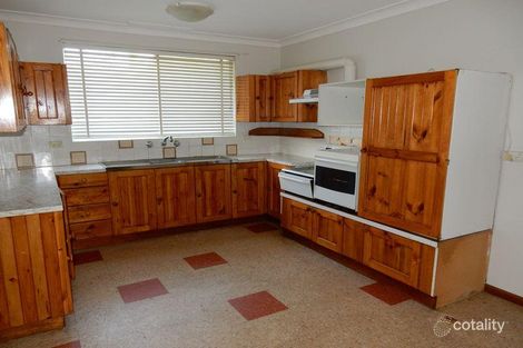 Property photo of 10 Yeramba Road Summerland Point NSW 2259