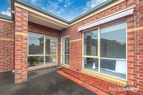 Property photo of 2/8 Gabbo Court Sunbury VIC 3429