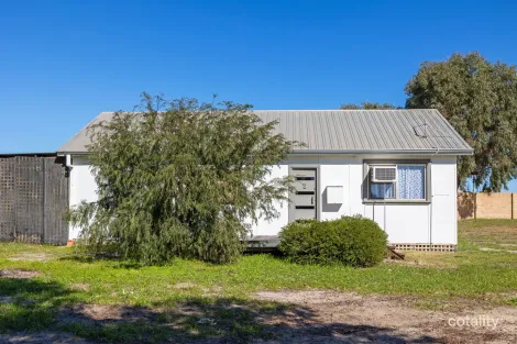 Property photo of 2 Read Street Green Head WA 6514
