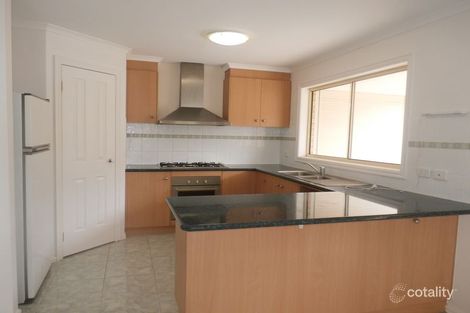 Property photo of 7 Illawarra Circuit Taylors Hill VIC 3037