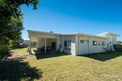 Property photo of 15 Wave Court Toogoom QLD 4655