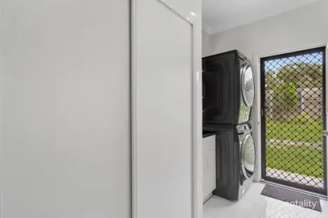 Property photo of 120 Falkland Street East Pallara QLD 4110