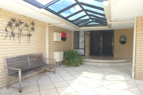 15 Kingsmill Gdns, Winthrop, WA 6150