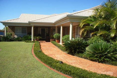 Property photo of 52 Martinique Way Clear Island Waters QLD 4226