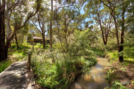 28 Lewis Rd, Wattle Grove, WA 6107