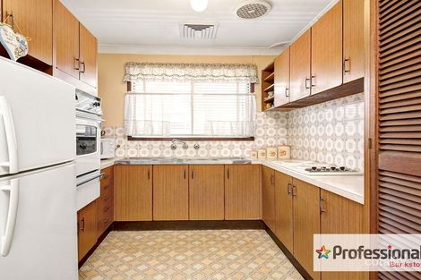 Property photo of 10 Handle Street Bass Hill NSW 2197