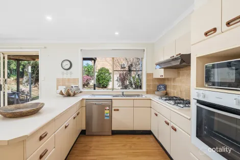 Property photo of 44 Dalgety Crescent Green Point NSW 2251