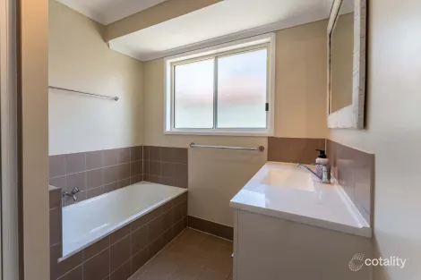 Property photo of 13 Egan Street Emerald QLD 4720