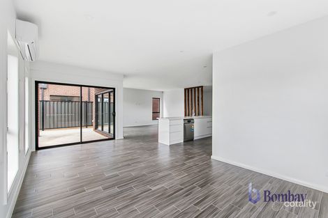 Property photo of 32 Holbrook Crescent Kalkallo VIC 3064