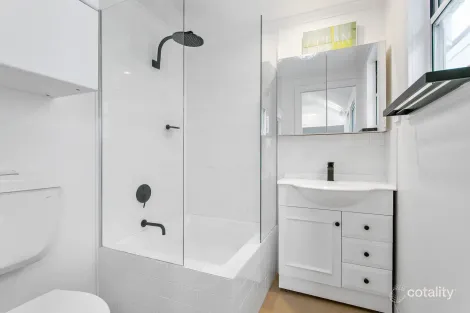 Property photo of 72 Headland Road North Curl Curl NSW 2099