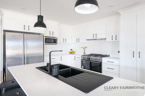 Property photo of 12 Fairleigh Place Kelso NSW 2795