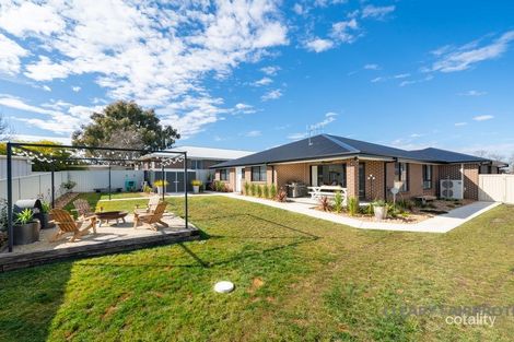 Property photo of 12 Fairleigh Place Kelso NSW 2795