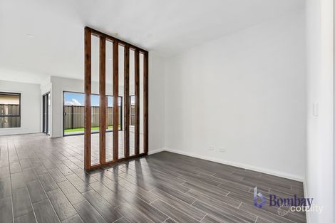 Property photo of 32 Holbrook Crescent Kalkallo VIC 3064