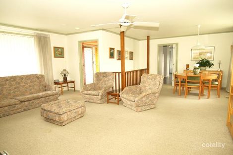 Property photo of 22 Ullamulla Crescent Karabar NSW 2620