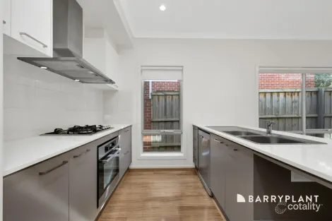 Property photo of 24 Aylesbury Boulevard Doreen VIC 3754
