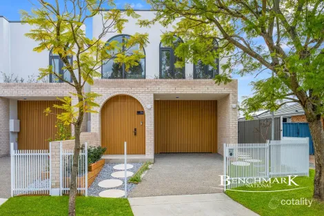8c Ancura Ct, Wattle Grove, NSW 2173