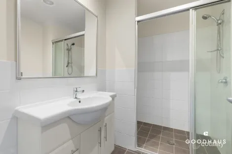 Property photo of 15/10 Coolac Place Braddon ACT 2612