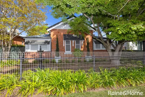 Property photo of 52 Flinders Street Turvey Park NSW 2650