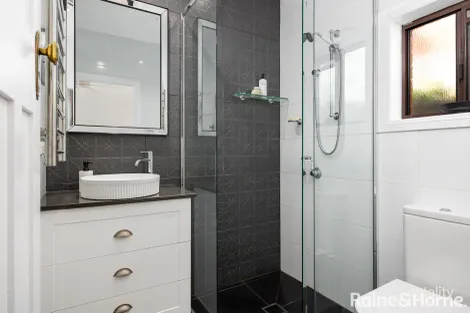 Property photo of 52 Flinders Street Turvey Park NSW 2650