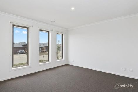 Property photo of 119 Rossiter Retreat Cranbourne North VIC 3977