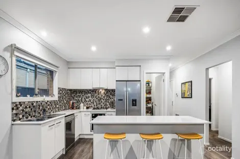 Property photo of 5 Adriatic Circuit Clyde VIC 3978