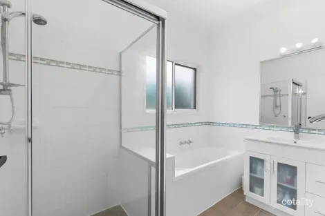 Property photo of 38 Palma Crescent Varsity Lakes QLD 4227