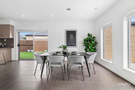 Property photo of 11 Leveque Loop Craigieburn VIC 3064