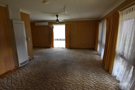 Property photo of 42 Lampard Road Drouin VIC 3818