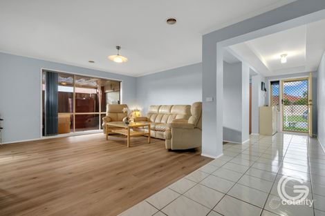 Property photo of 16 Peveril Crescent Cranbourne North VIC 3977