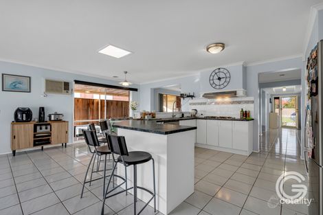 Property photo of 16 Peveril Crescent Cranbourne North VIC 3977