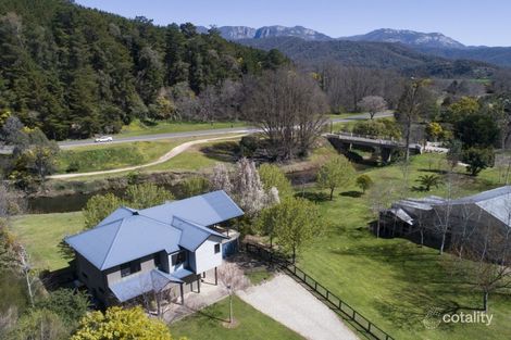 8 Nicholson St, Porepunkah, VIC 3740