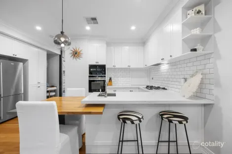 Property photo of 5/25 Pembroke Road Coorparoo QLD 4151