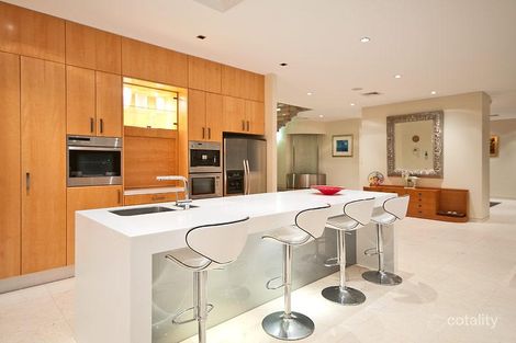 Property photo of 8 King Charles Drive Paradise Point QLD 4216