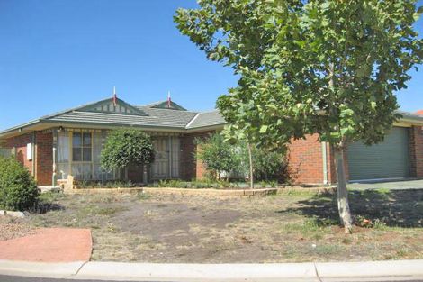 Property photo of 16 Salvana Court Taylors Lakes VIC 3038