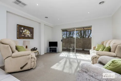 Property photo of 8 Harley Terrace Strathdale VIC 3550
