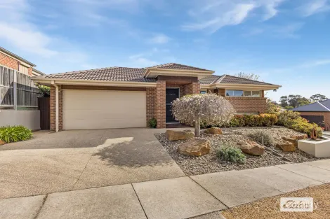 Property photo of 8 Harley Terrace Strathdale VIC 3550
