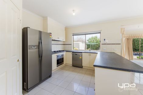 Property photo of 9 Tamborine Way Caroline Springs VIC 3023