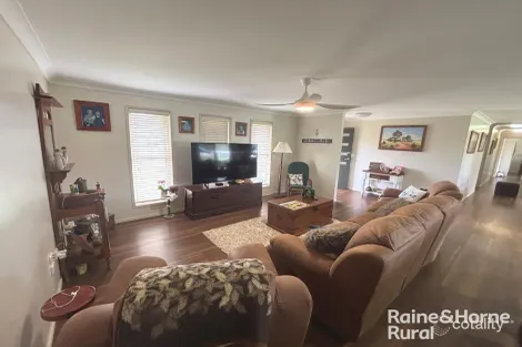 Property photo of 5 Lorikeet Circuit Kingaroy QLD 4610