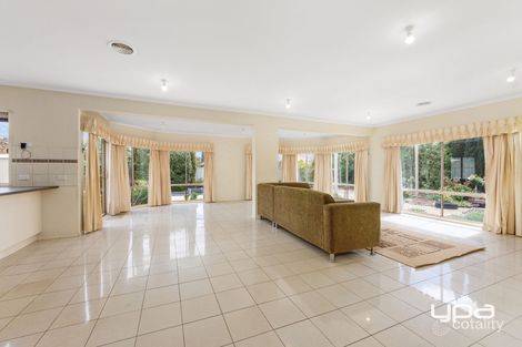 Property photo of 9 Tamborine Way Caroline Springs VIC 3023