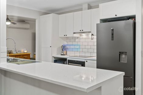 Property photo of 10 Lintrose Court Edens Landing QLD 4207
