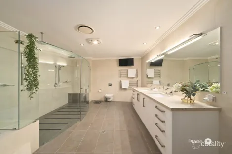 Property photo of 2 Wildfire Court Newport QLD 4020