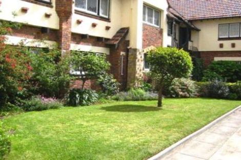 Property photo of 8/71 Ormond Road Elwood VIC 3184