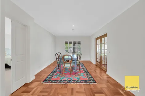 Property photo of 14 Warrego Place Taylors Lakes VIC 3038